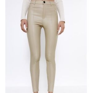 COATED HIGH-WAISTED LEGGINGS LIGHT TAN